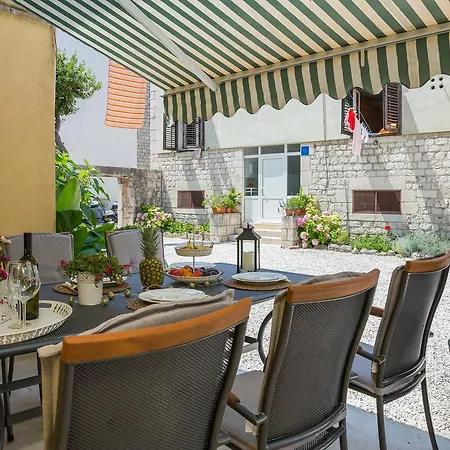 Apartment Pere